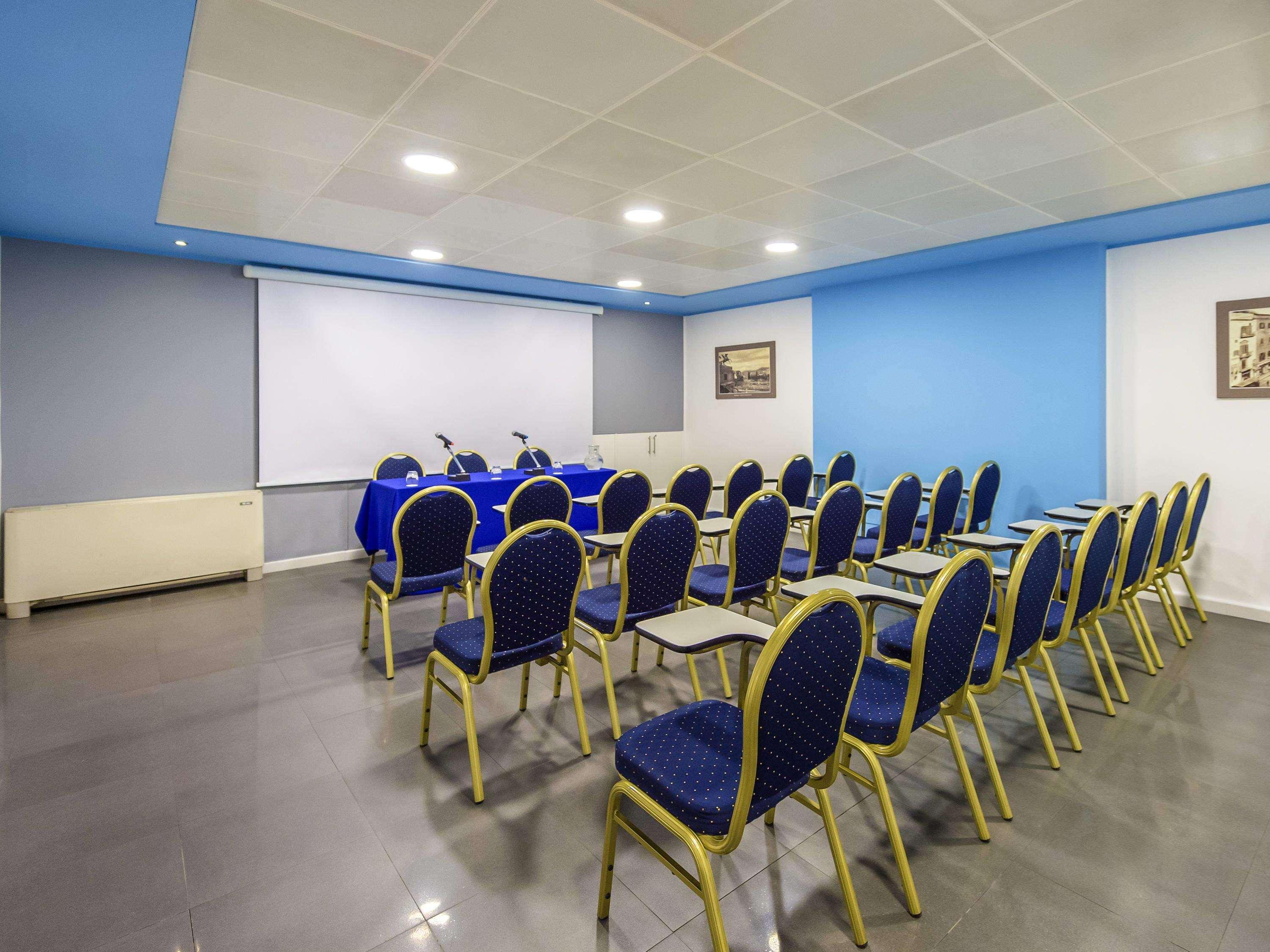 Ibis Styles Cristal Hotel 4*
