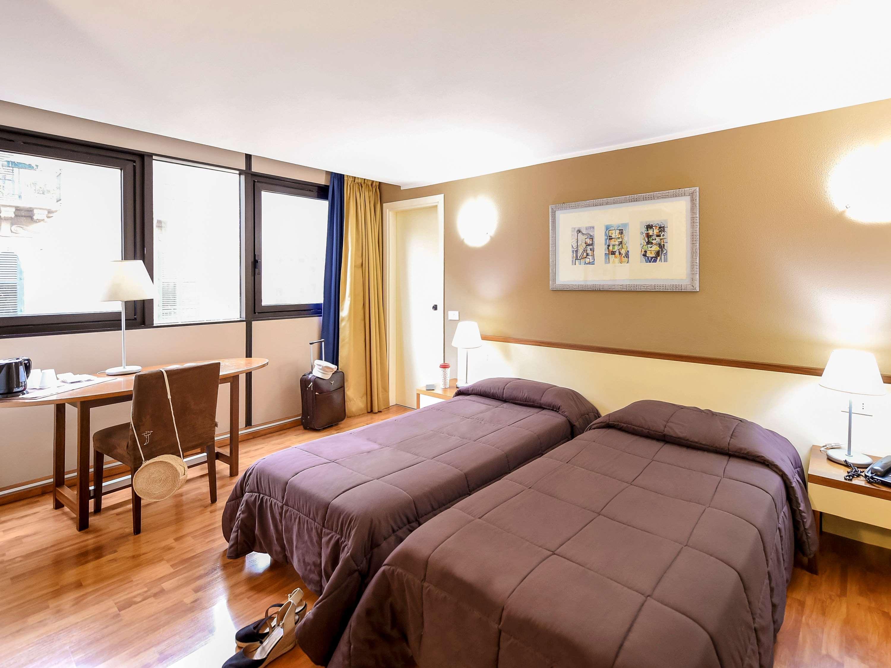 Ibis Styles Cristal Hotel 4*