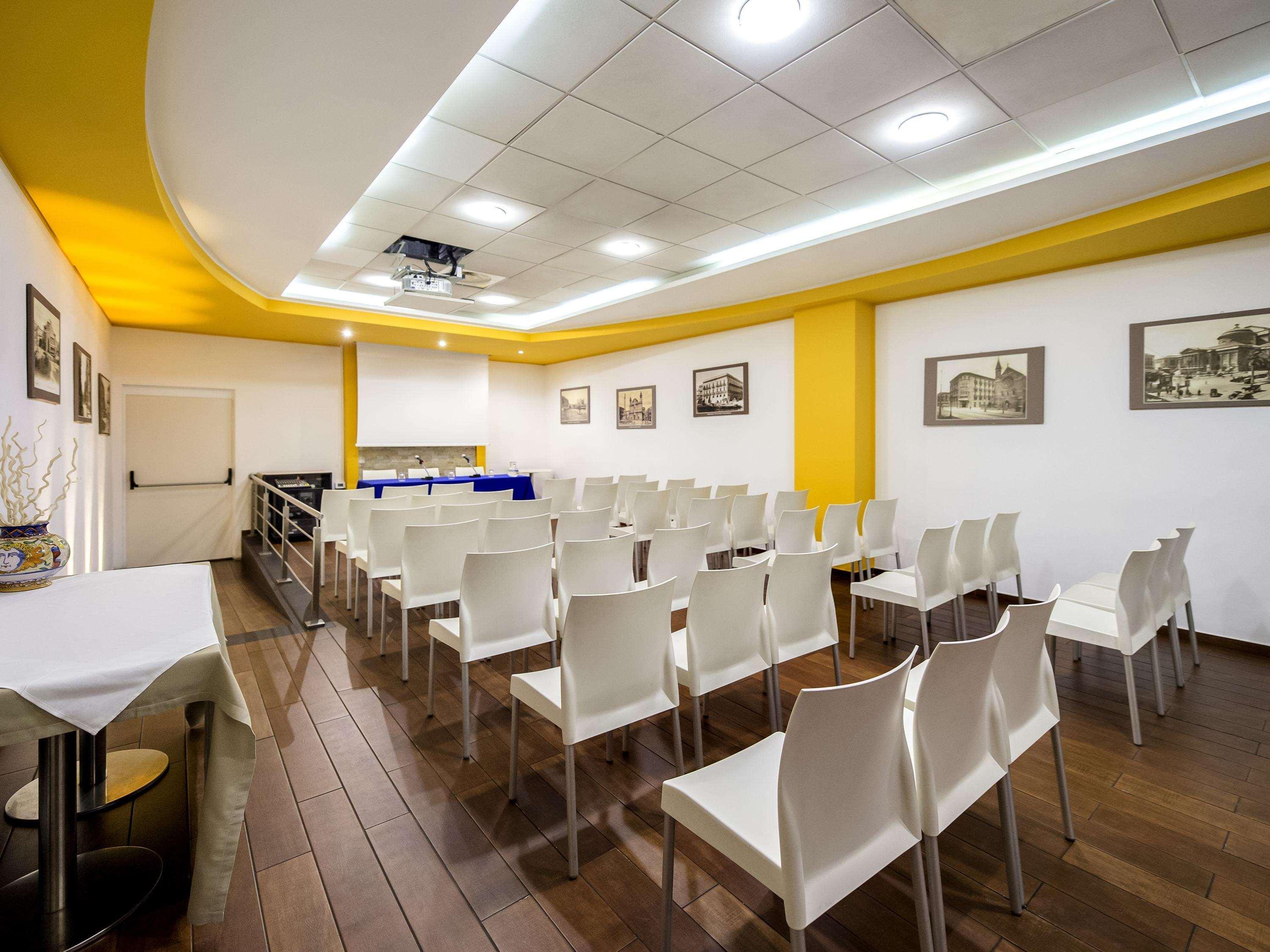 Ibis Styles Cristal Hotel 4*